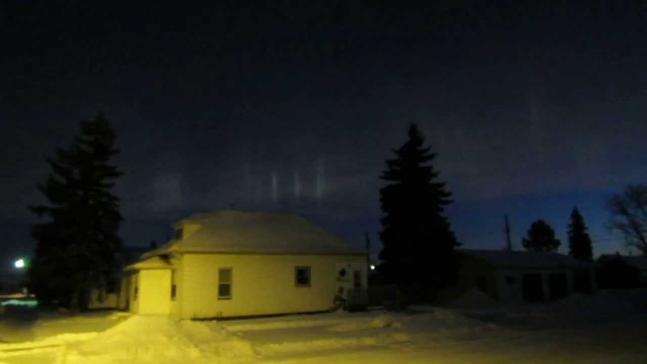 Light Pillars over ND (Jan 2, 2014)