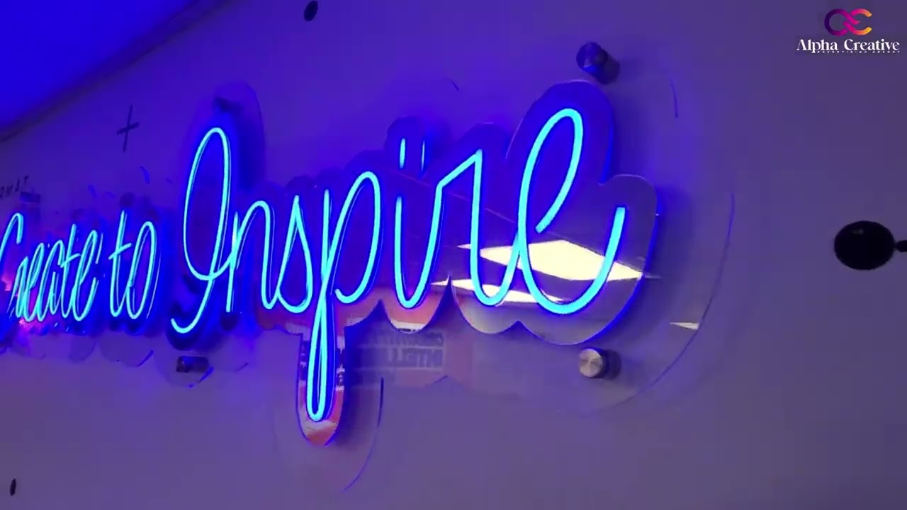 Blue Neon = More Attention 💙⚡