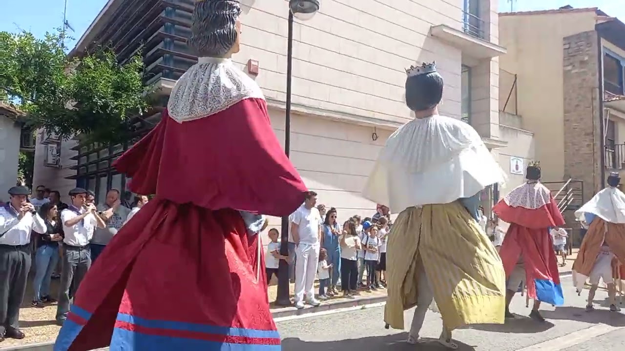 Gigantes de puente la reina en obanos