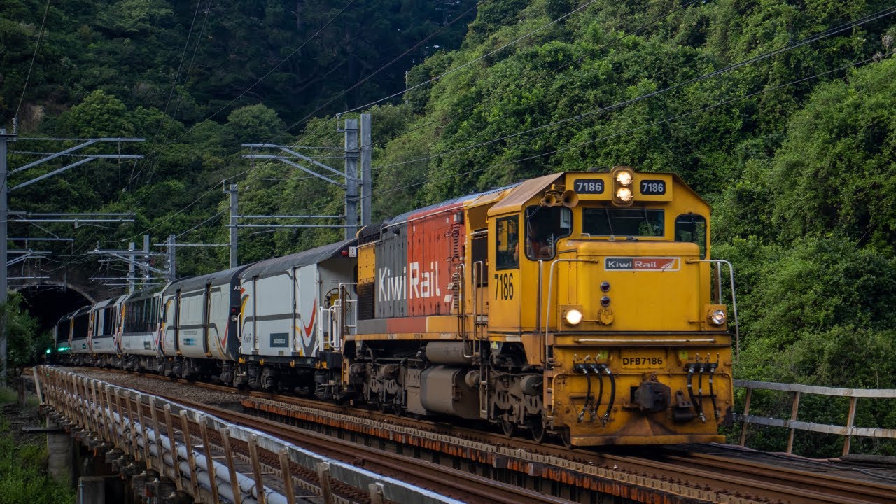 KiwiRail Autumn Action in the Lower North Island (4K)