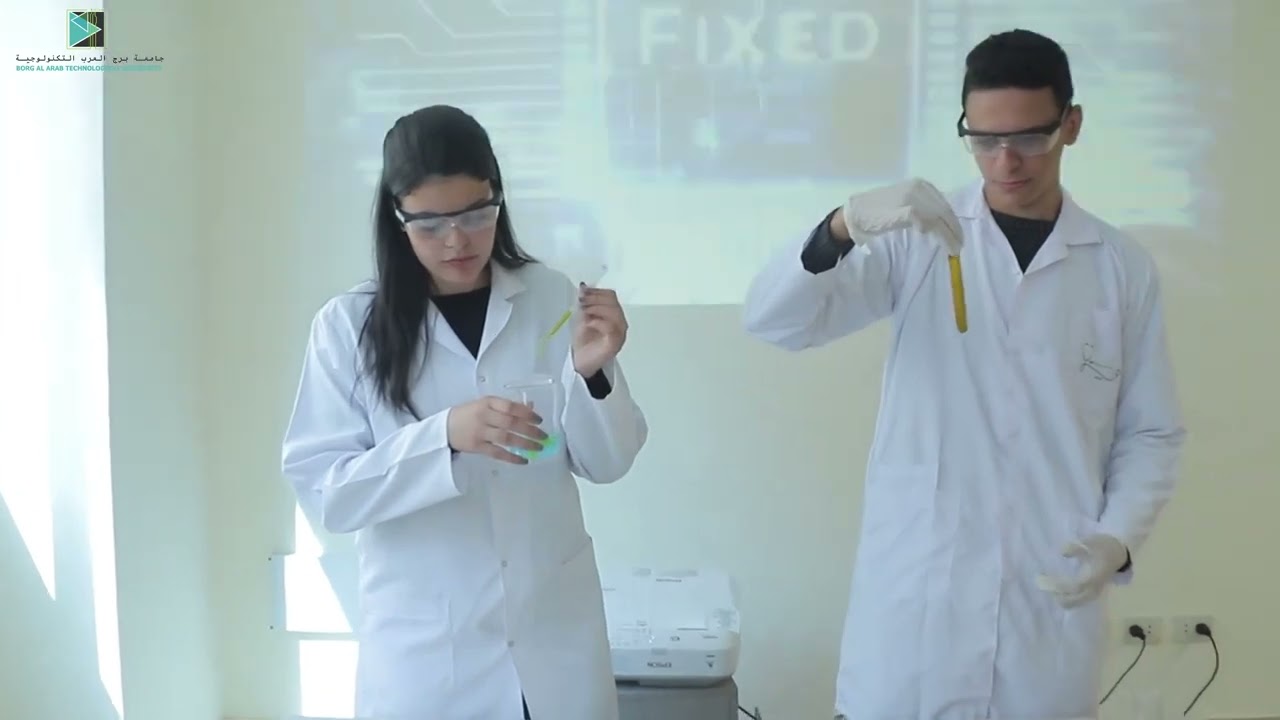 رئيس جامعة برج العرب التكنولوجية يجيب على أسئلة الطلاب وأولياء الأمور حول الجامعة وطريقة التقديم.