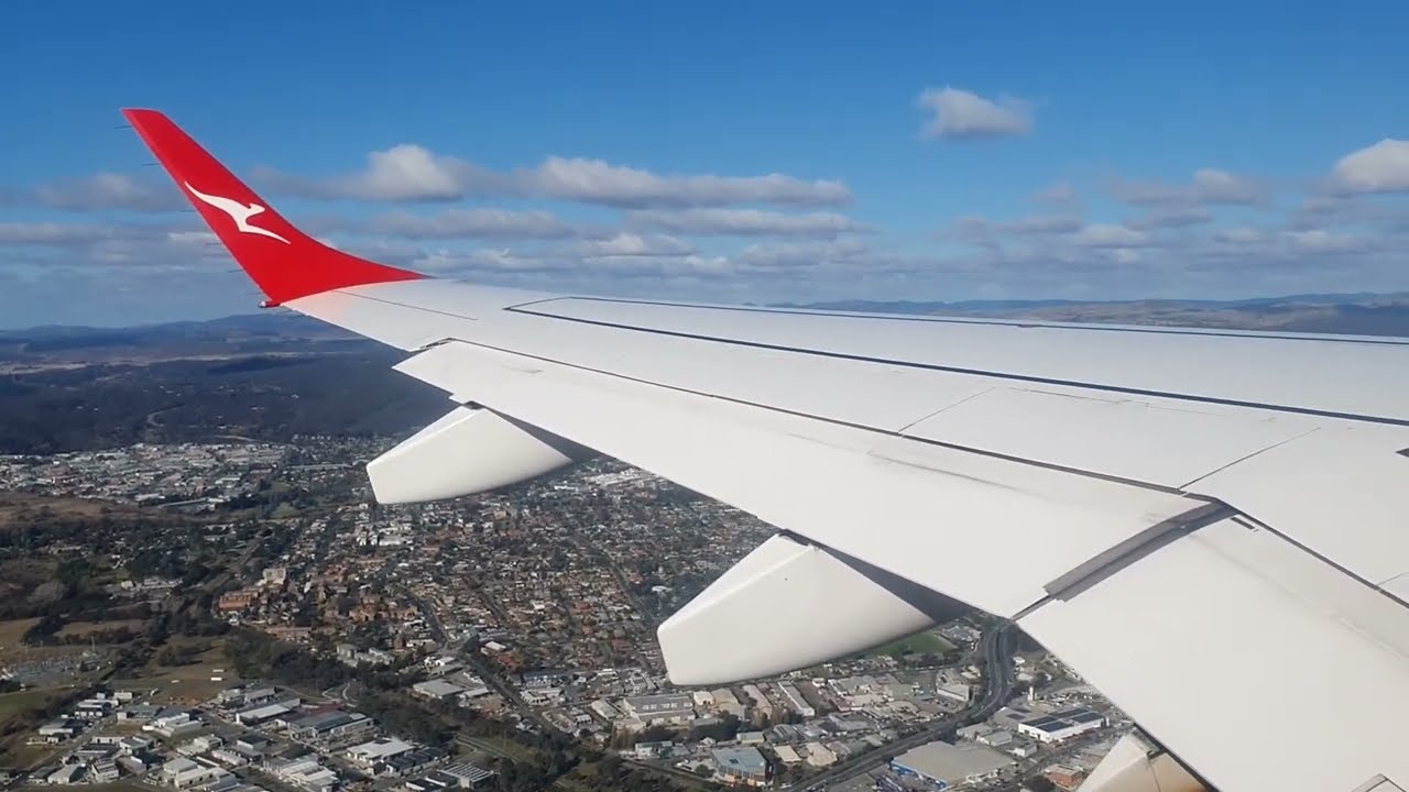 Qantaslink Embraer 190 VH-UZQ QF1977 Takeoff from Canberra
