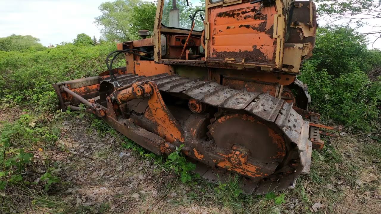 Planierraupe UTB 651 fahren