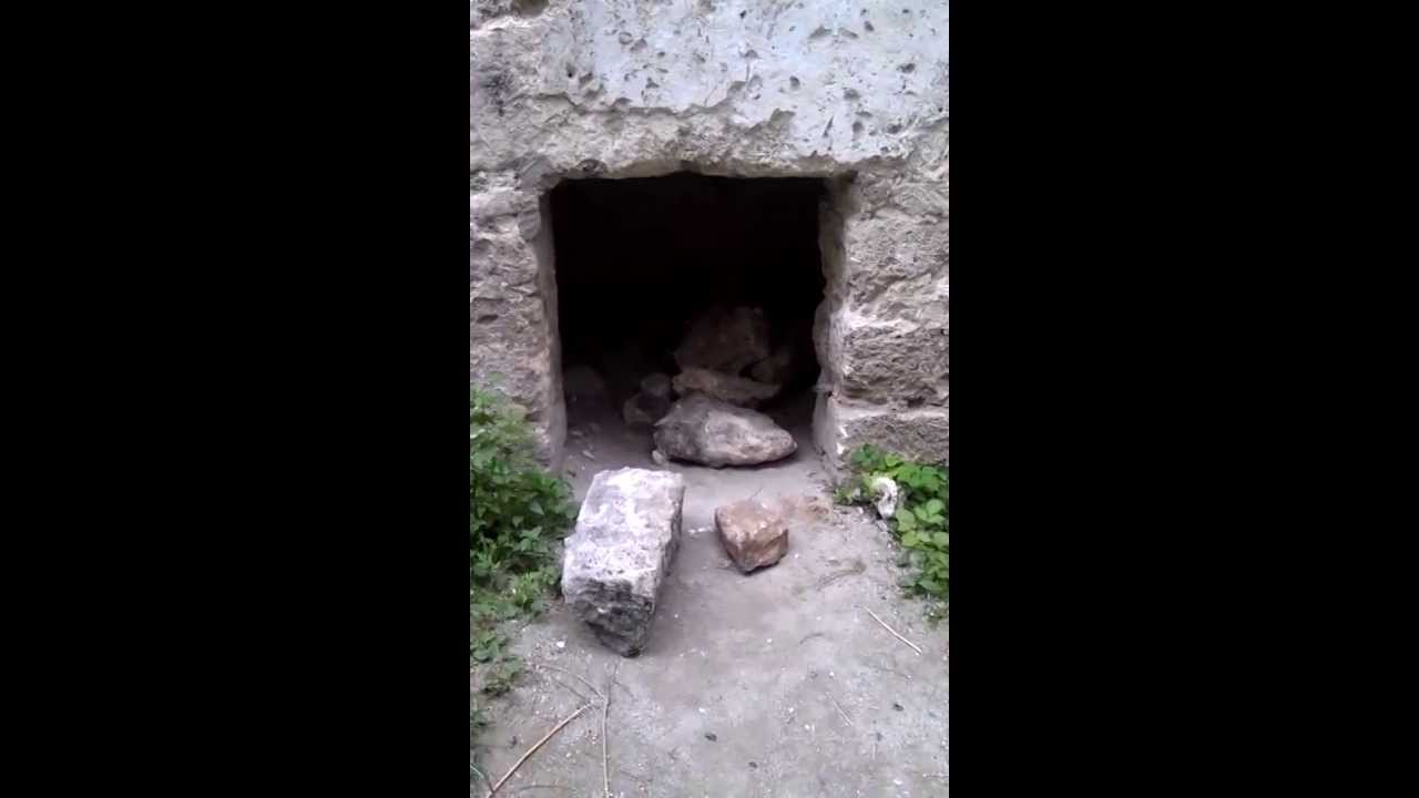 Потайная лестница в стене синагоги (Secret staircase in the synagogue)