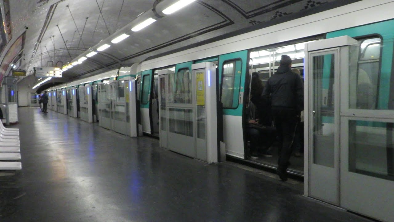 [Paris] MF77 Métro 13 - Liège