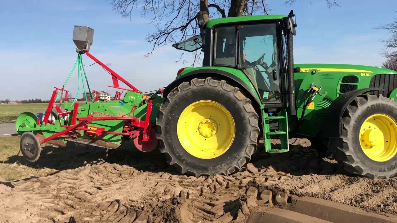 Uprawa marchwi, formowanie redlin 2020 John Deere Baselier