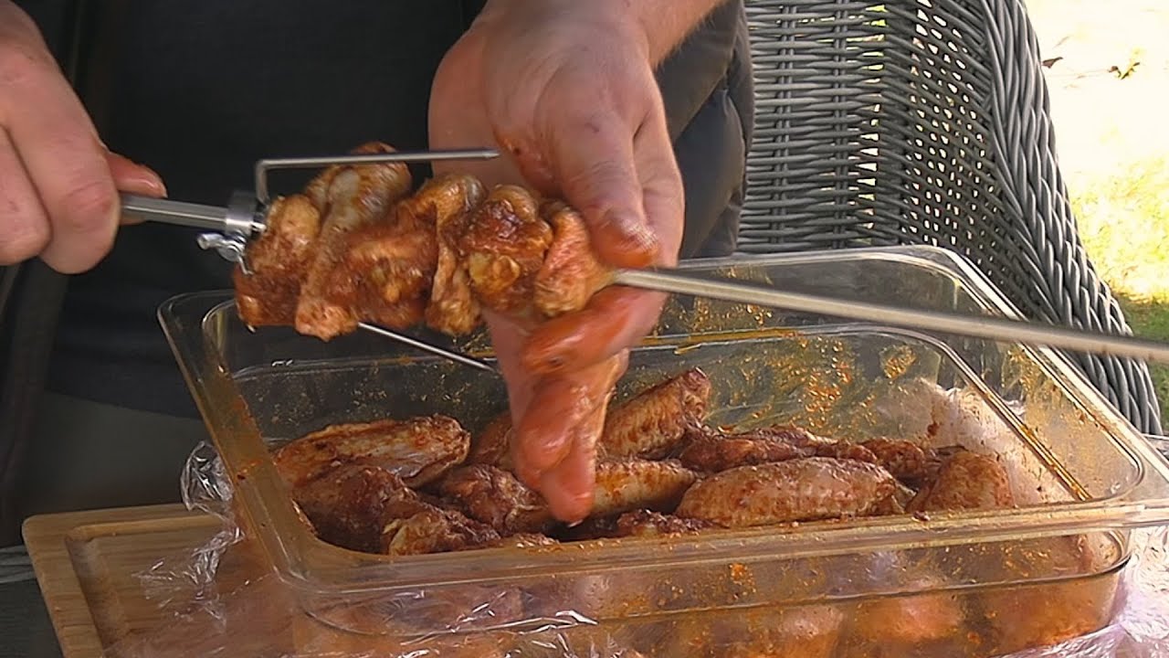 Skrzydełka z grilla kręcone na rożnie / Oddaszfartucha