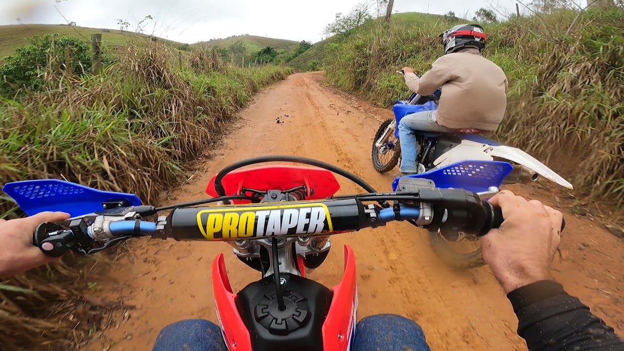 acelerando forte,CRF250F,muita lama!!