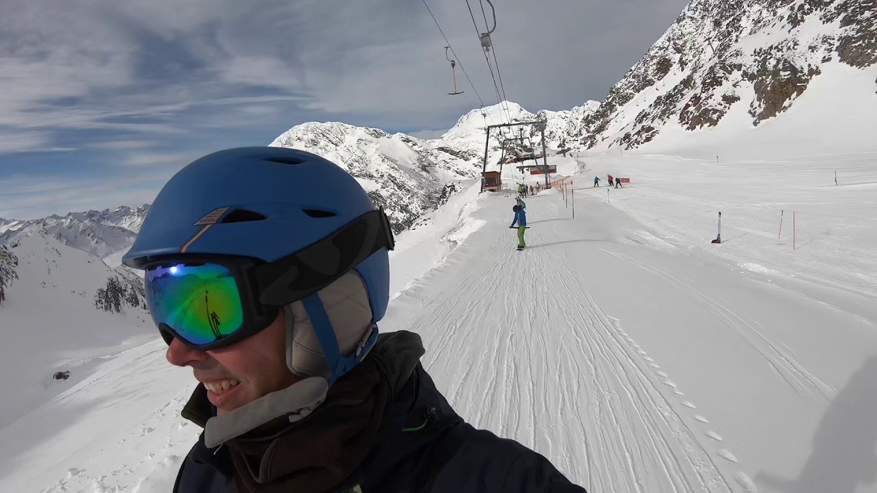Stubaier Gletscher mit Flugshow im Freestyle Snowpark