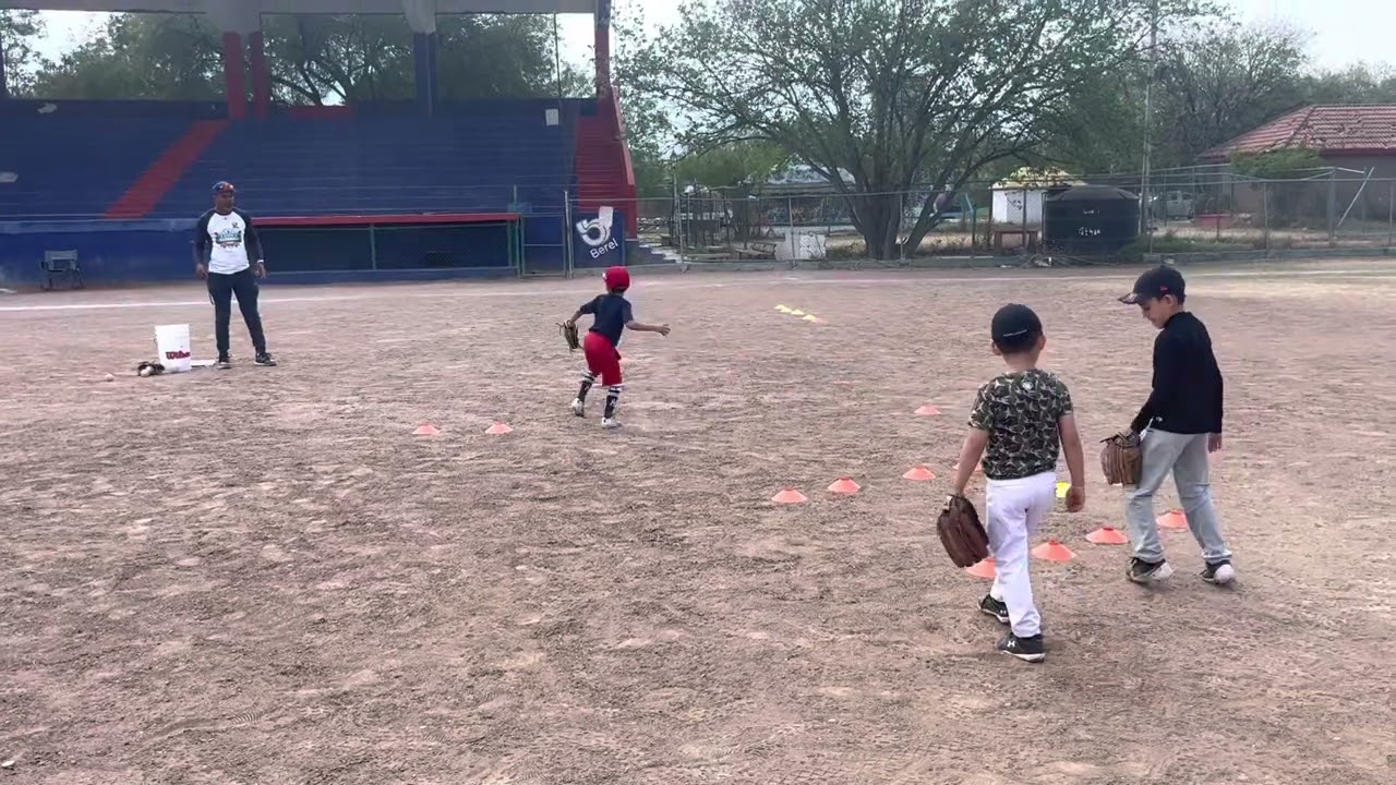 Son ejercicios de coordinación para los niños que van iniciando en el béisbol, son muy buenos.