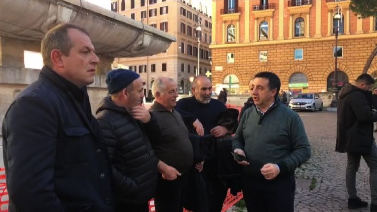 I pastori sardi da Salvini: l'obiettivo è 1 euro a litro di latte