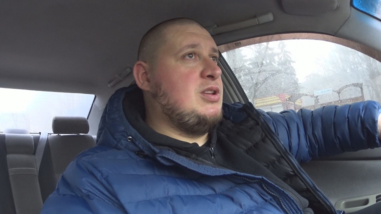ДОНЕЦКАЯ ОКРАИНА. КВАРТИРА НА ОКТЯБРЬСКОМ ПОСЕЛКЕ. РАЗГОВОРЫ