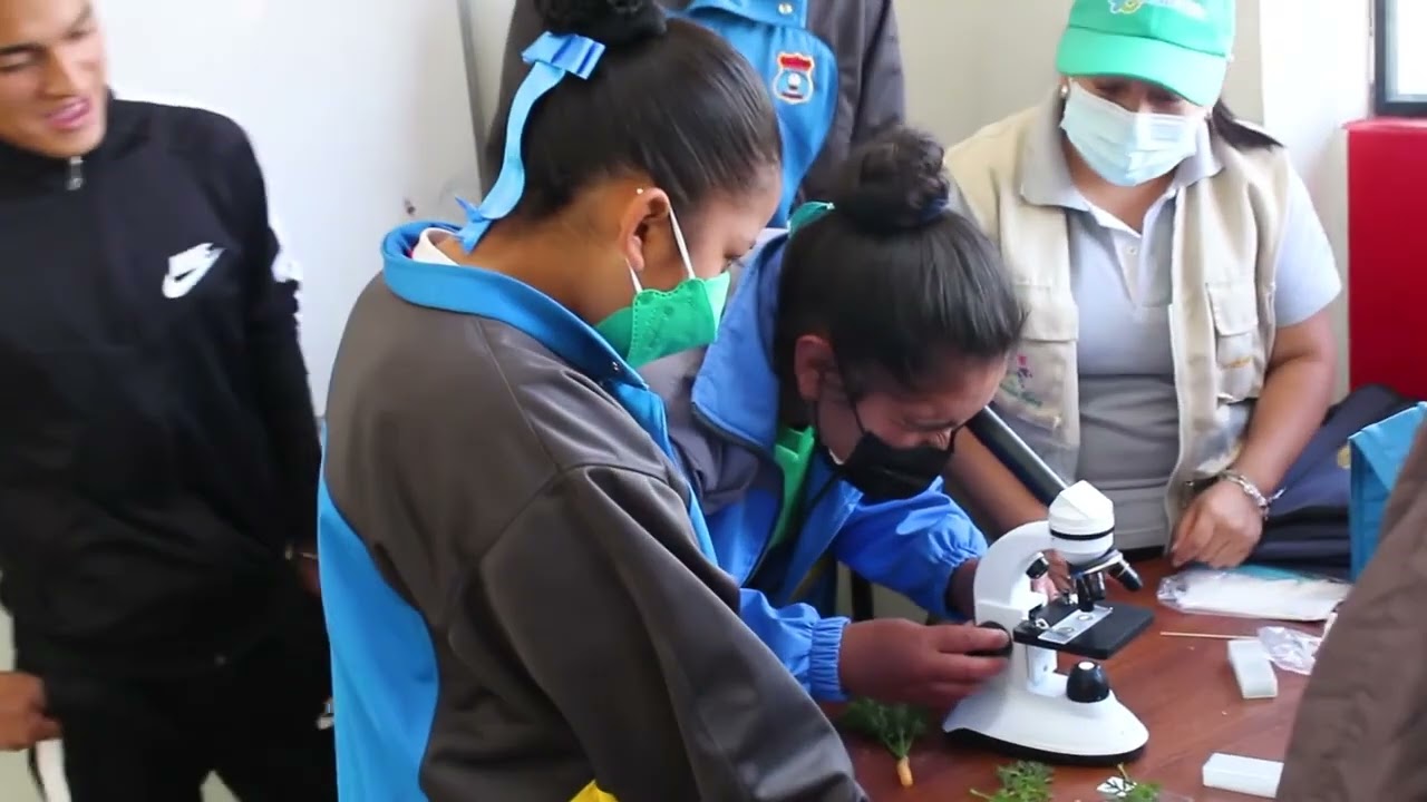Biolaboratorios para fortalecer el desarrollo de los estudiantes - Asociaci&oacute;n Pataz