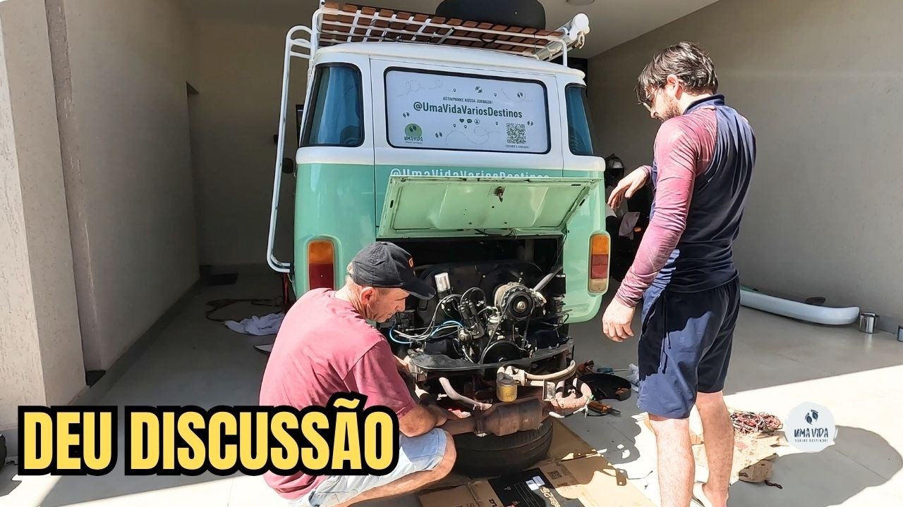 TIRAMOS O MOTOR E O CÂMBIO DA KOMBI… E QUASE DEU BRIGA 😂