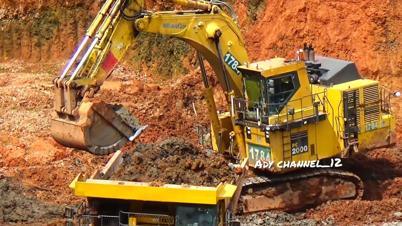 Aktifitas pertambangan PT PAMA PERSADA//KOMATSU PC 2000 LOADING HD 785