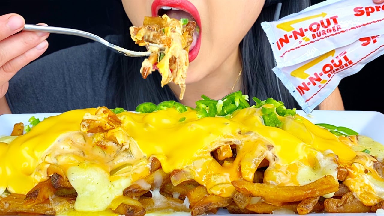 EATING IN-N-OUT ANIMAL STYLE POUTINE FRIES ASMR MUKBANG (Relaxing Raining & Eating Sounds) ASMR Phan
