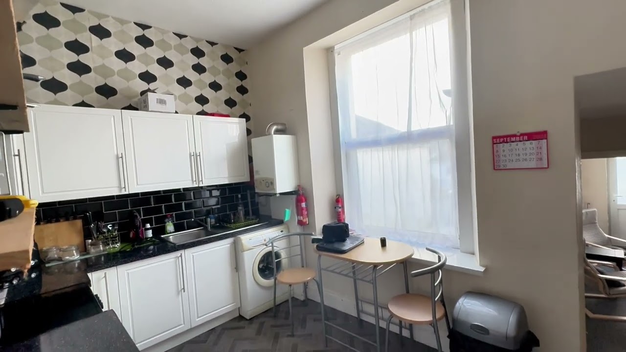 Flat 2 65 Embankment road, Plymouth
