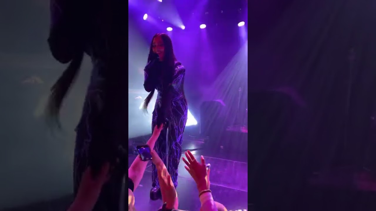 Faouzia - Thick and Thin || Amsterdam Live Show