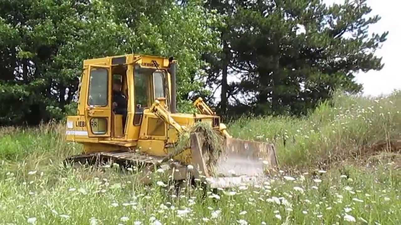 LIEBHERR 711 TRACK DOZER