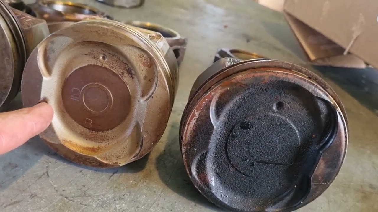 UZ piston comparison.