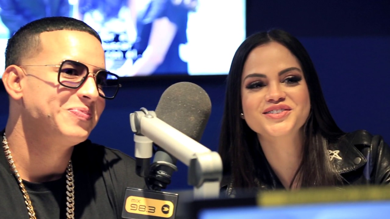 Daddy Yankee y Natti Natasha presentan 'Otra Cosa' /Univision Radio