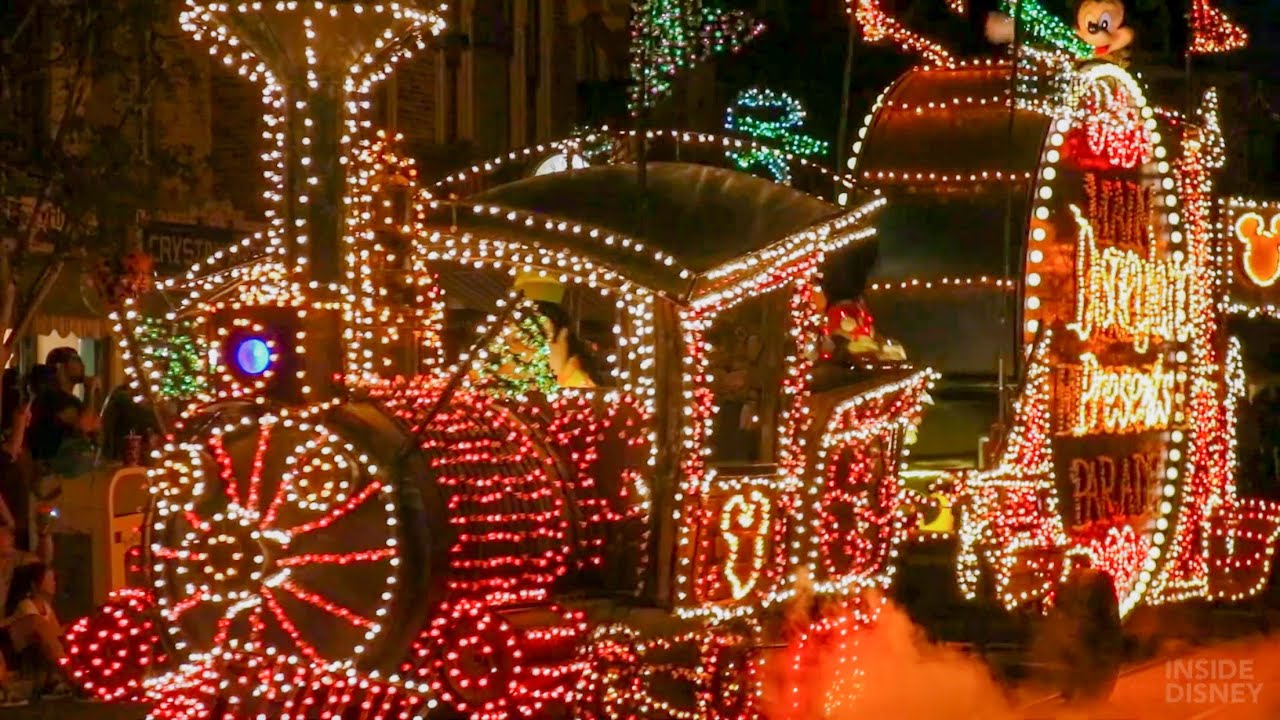 FULL Main Street Electrical Parade 2019 at Disneyland Park! FRONT ROW!