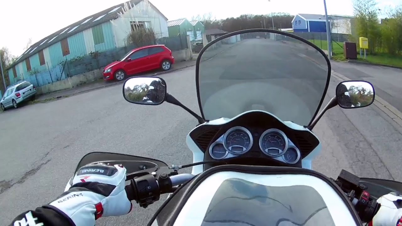 VARADEROBZH #1 125 xl Varadero Honda 2010 injection' onboard. Full options