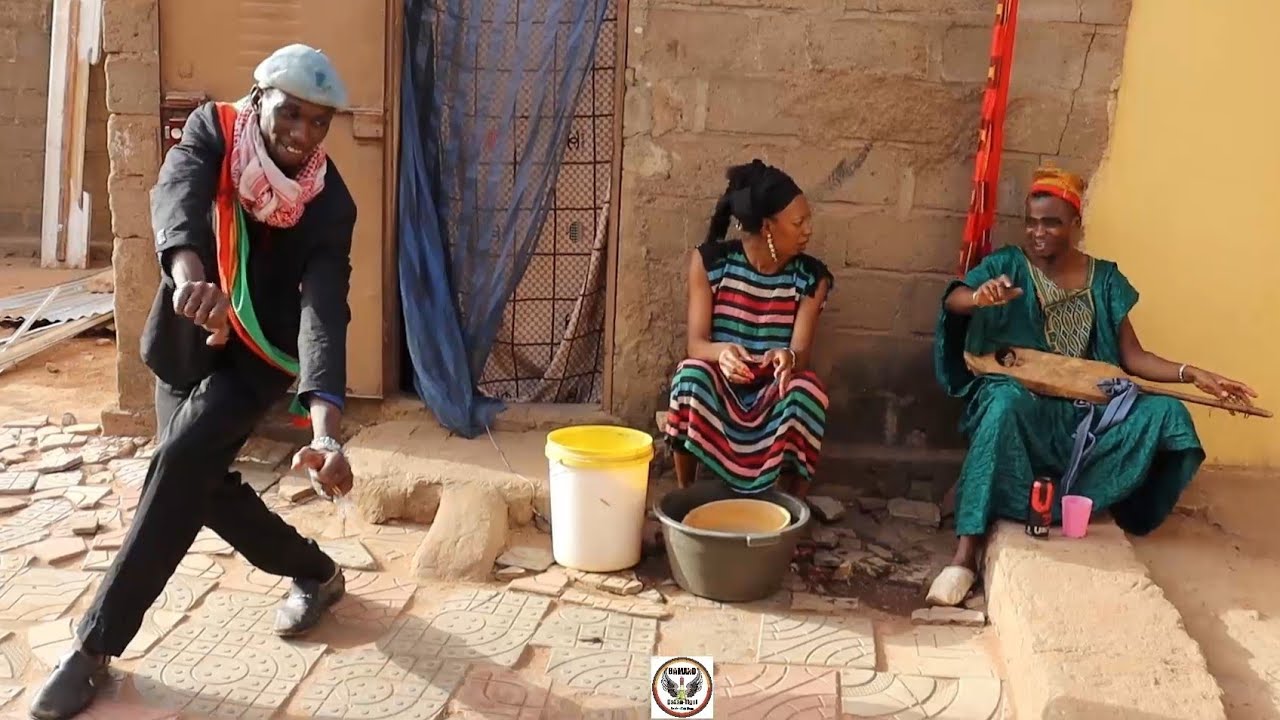 Le Fou Woroli le nouveau conducteur du Président avec Maïni et Diabate