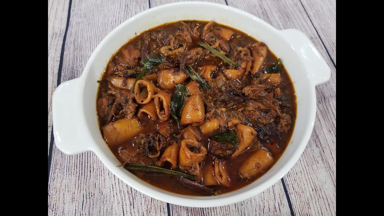 අලුත් විදියට රසවත් දැල්ලෝ කරියක් - Squid curry (with English subtitles)
