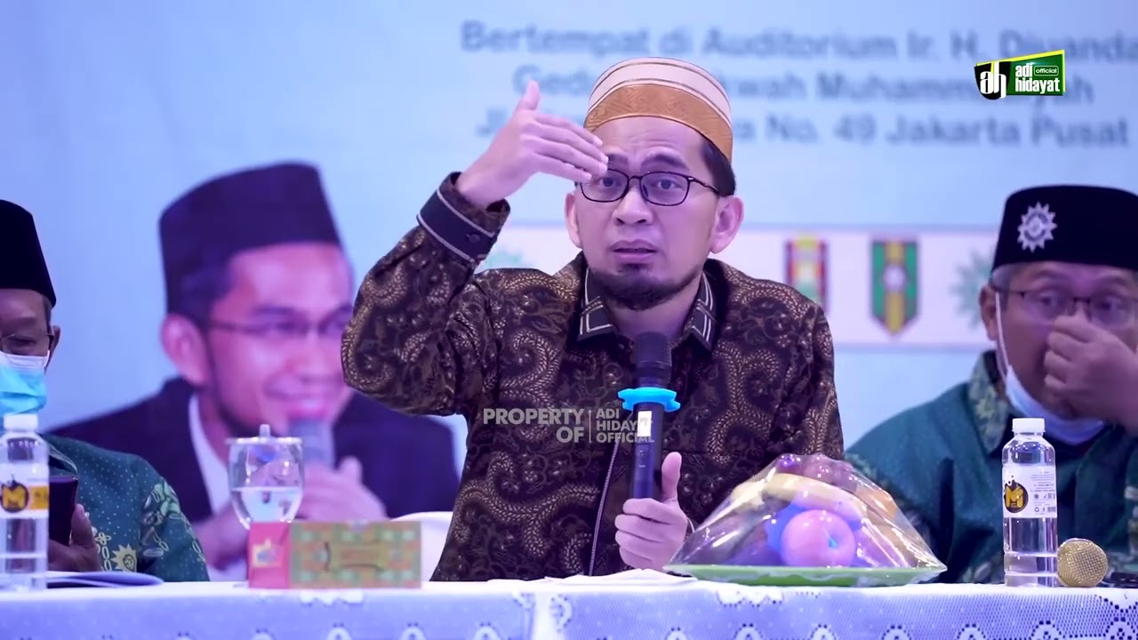 Empat kemuliaan yang Allah anugerahkan di bulan Ramadhan | ustadz adi Hidayat LC.