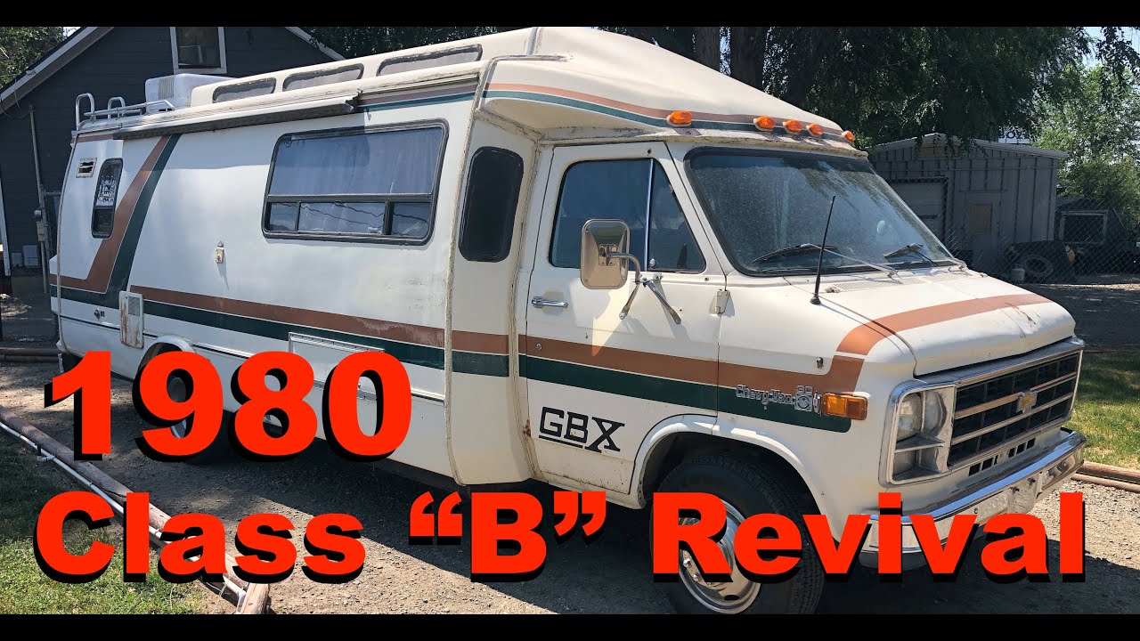 Barn Find  RARE 80's RV.  Walk Around, Clean out & Getting It Water Tight.