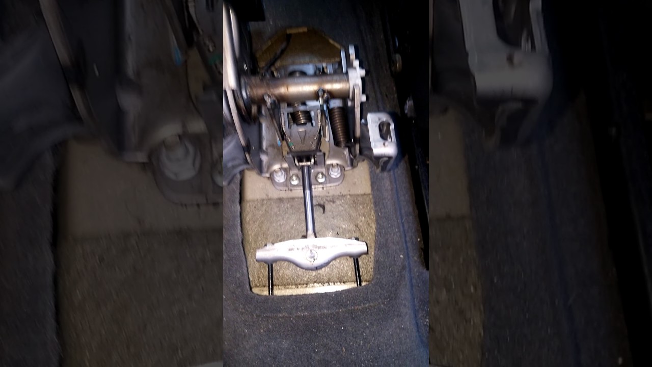Chevrolet Cruze hand brake