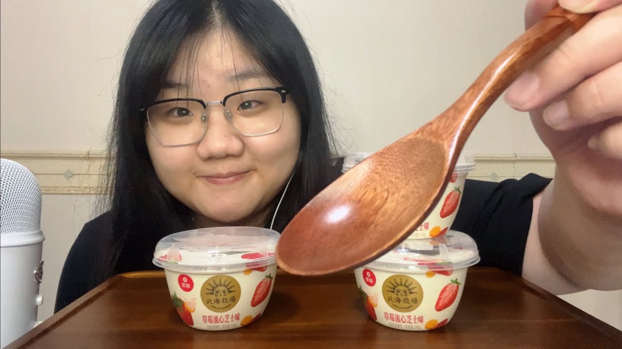 ASMR | Eating Yogurt with A WOODEN SPOON~🍓🥛