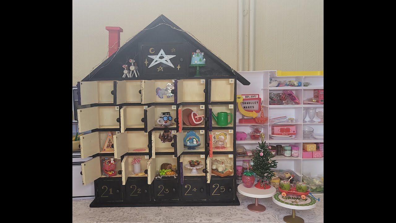 On the 21st of December Shaulley Makes gave meee a Yule Miniverse Mysteryyyy