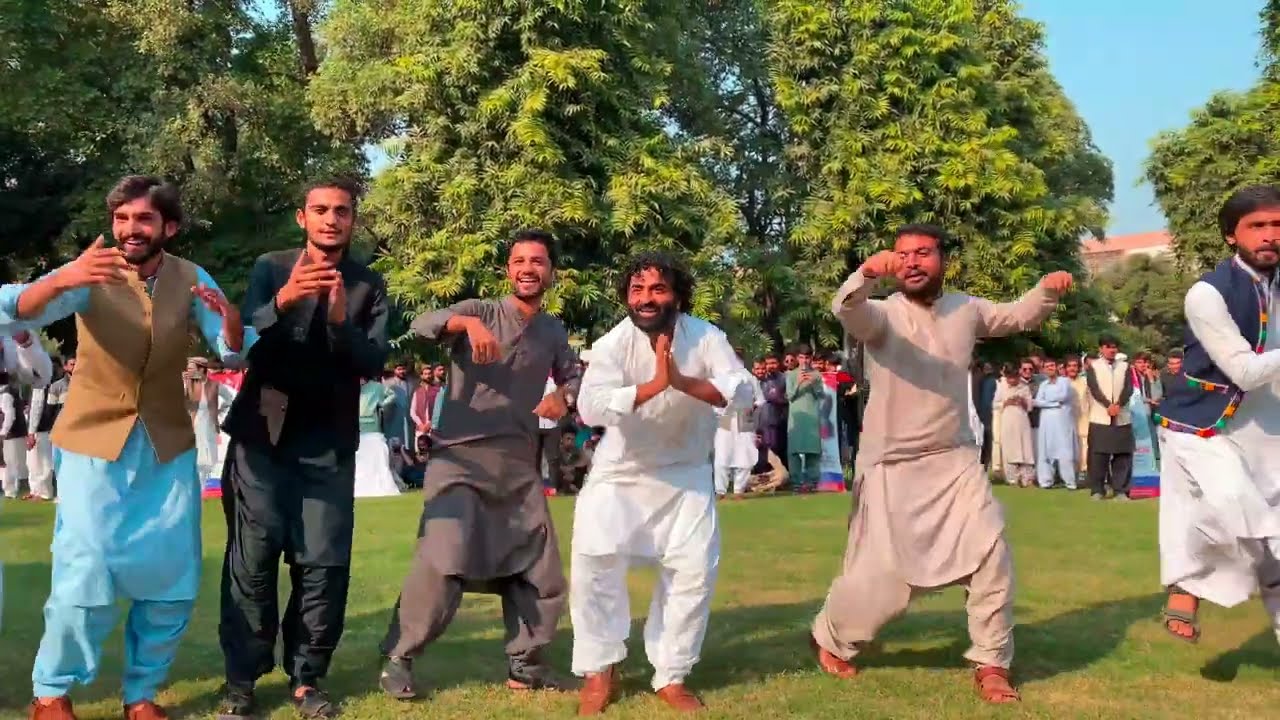 Life at Pu | Balochi dance in pashto culture day Punjab university Lahore