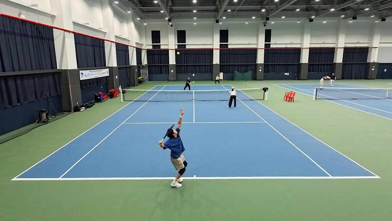 실내 최고😘반팔입고 테니스 🎾 (2)