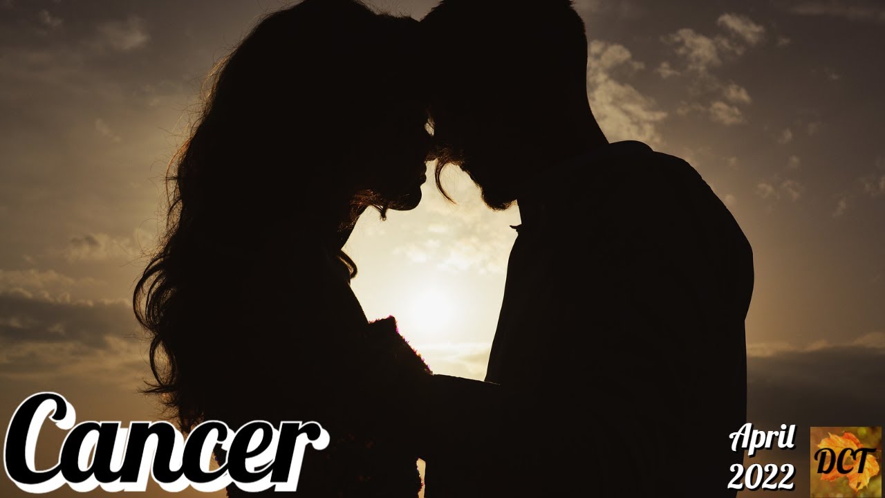 Cancer April 2022 🌈🌞💗 You both never felt this INTENSE chemistry before 🌠 You take a leap of faith❣️