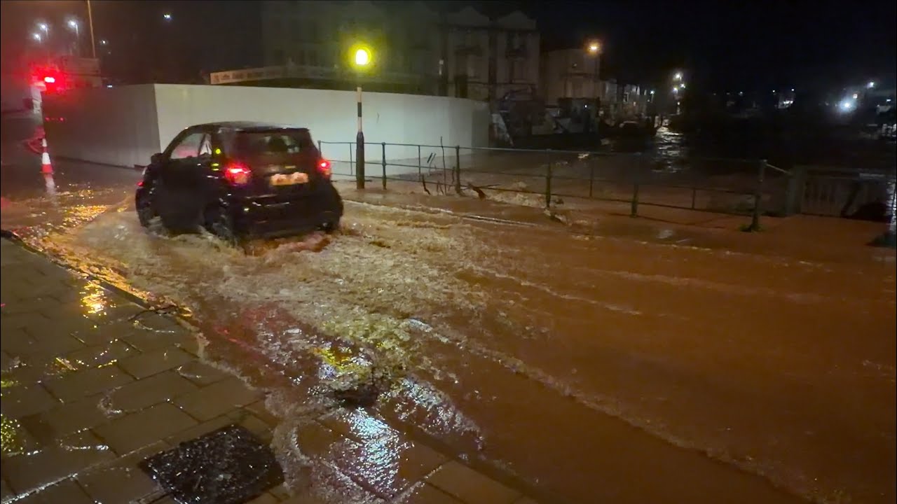 Storm Chandra starts to flood Dawlish town centre, causing more Heartbreak 