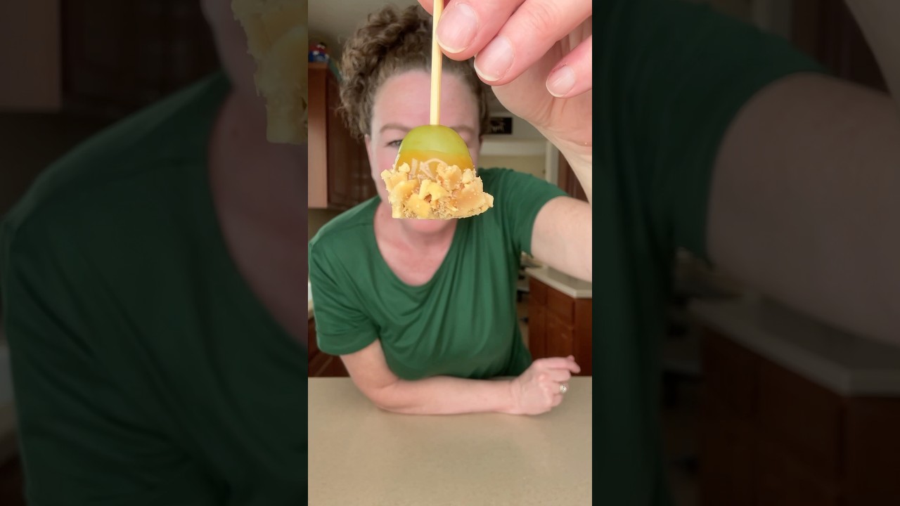 Карамельные яблоки и виноград