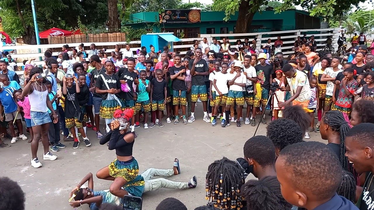 Part 2  Desfiles de Carnaval público na rua em São Tomé e Príncipe #sãotoméepríncipe #africa 🇸🇹