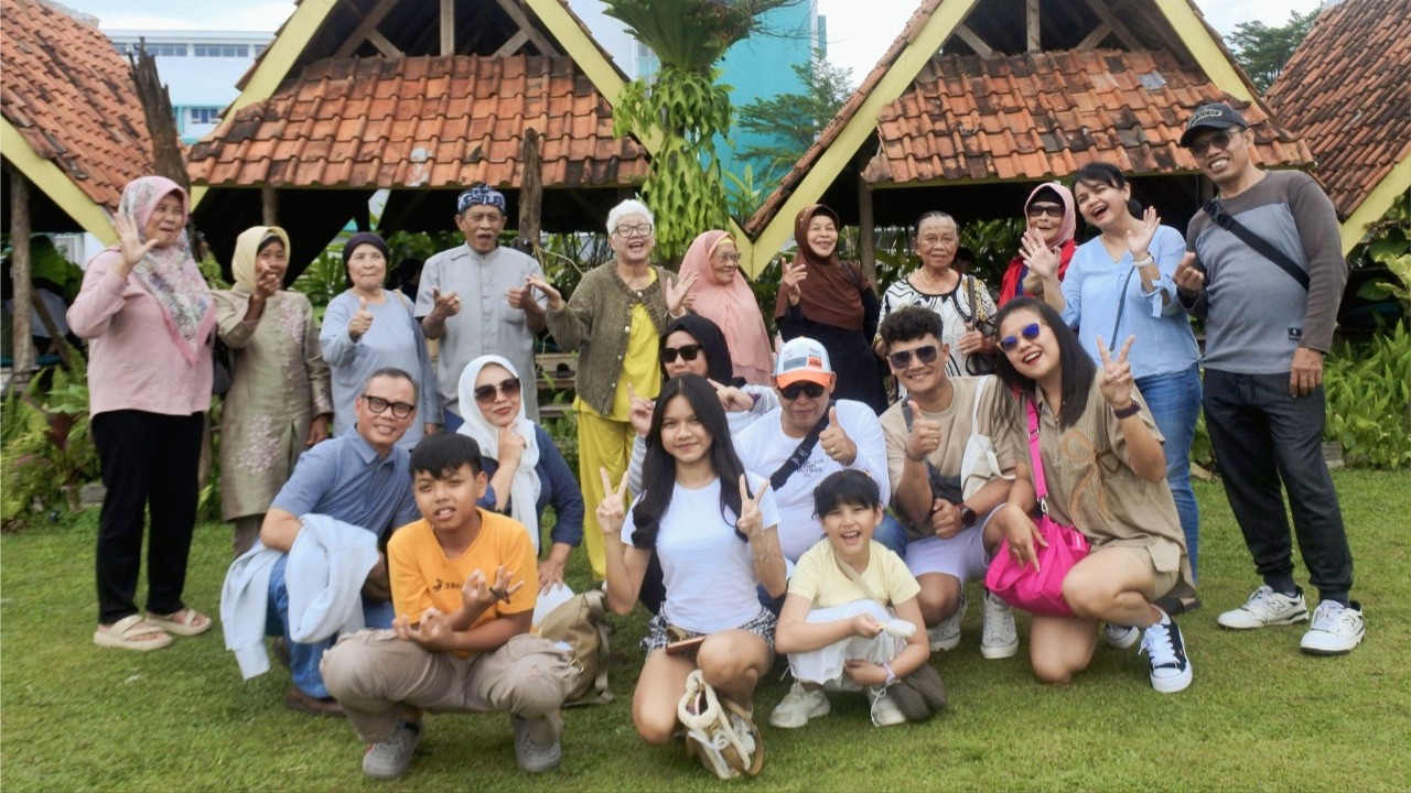 Part #1 ||  Goes To Garut With Ms. Wida Family at Tujuh Likur Resto