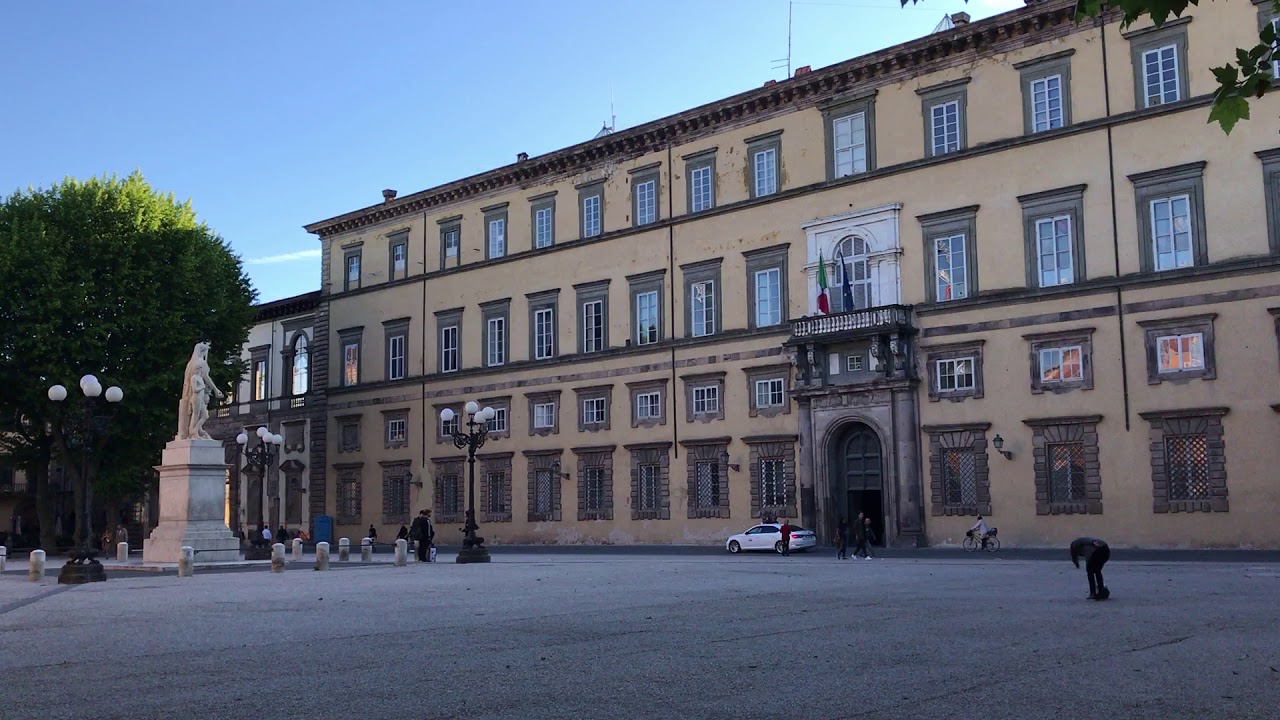 Piazza Napoleone, Lucca 2019