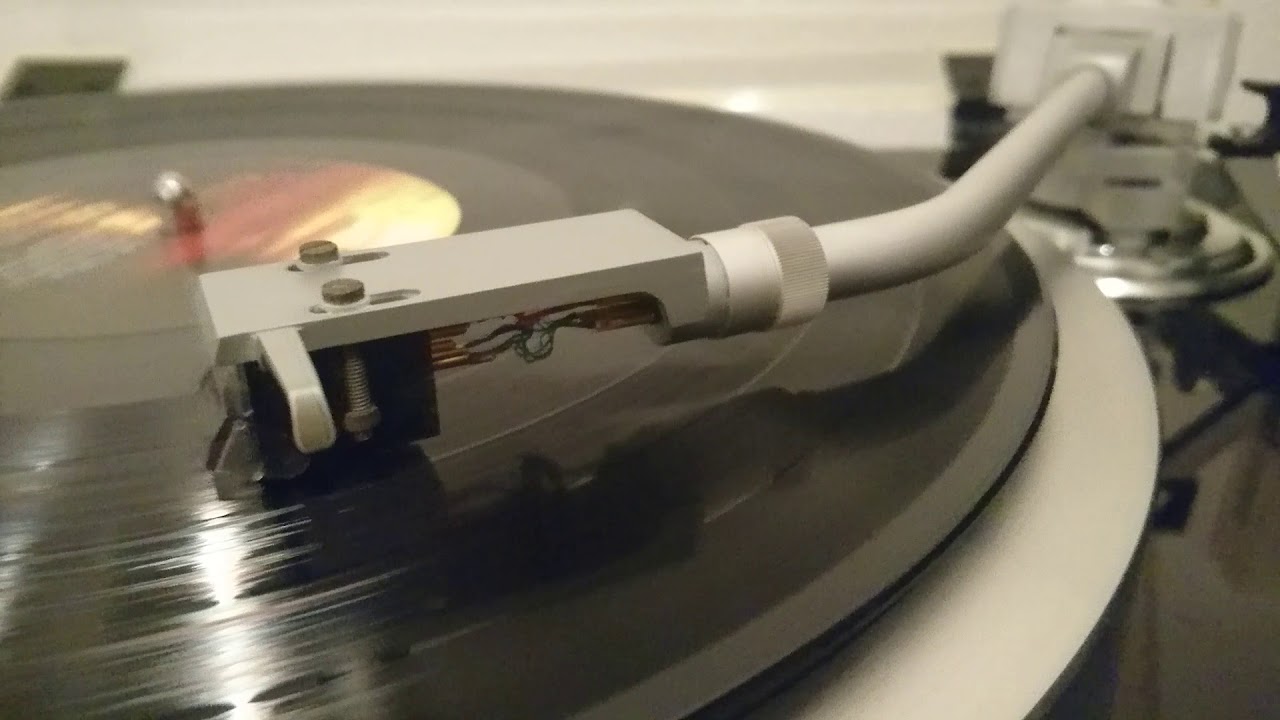 Kenwood KD-990 turntable