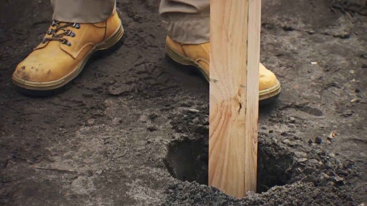 Setting a Post using Australian Builders concrete quick set