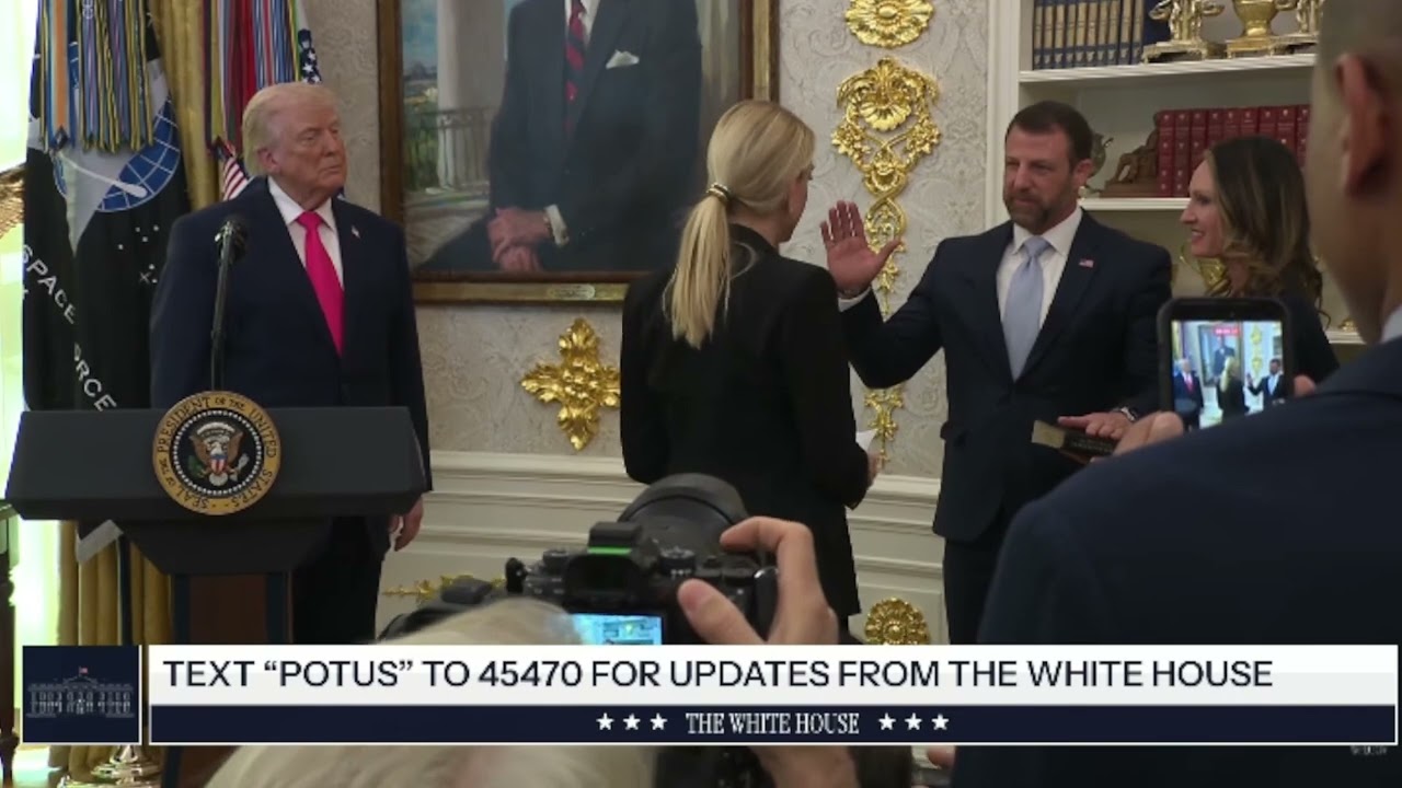 Trump preside la ceremonia de juramento del cargo del nuevo secretario de Seguridad Nacional