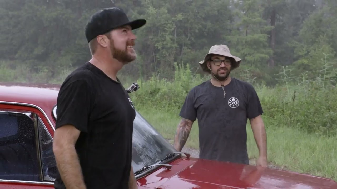 Roadkill S08E11 Road Trip Survival The LUV Is All You Need