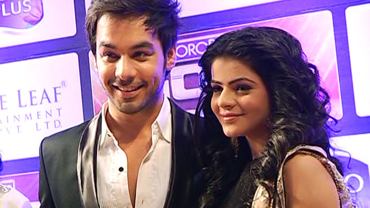 ZeeTv Gold Awards 2016 – Thapki Pyaar Ki's Jigyasa & Manish Goplani At Gold Awards 2016 Red Carpet