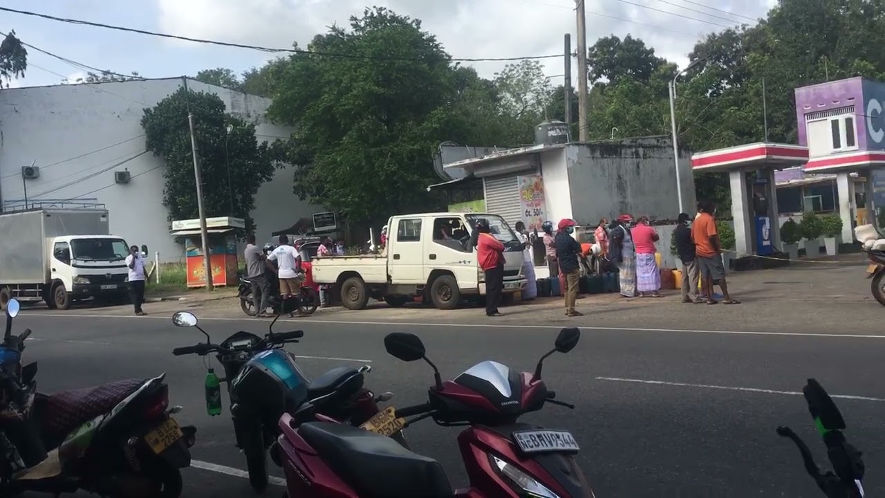 No fuel in Sri Lanka 🇱🇰