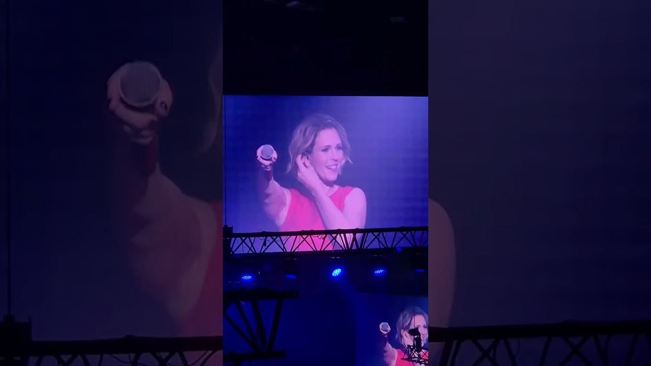 Lorie - Medley - La ballade des Enfoirés 2026 (Paris - 13.01.2026)