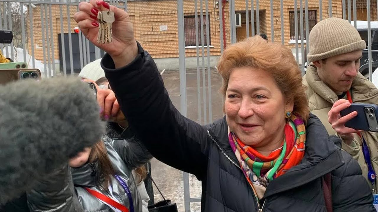 Адвокат Полины Лурье сообщила, что уже сегодня она может заехать в квартиру Ларисы Долиной!